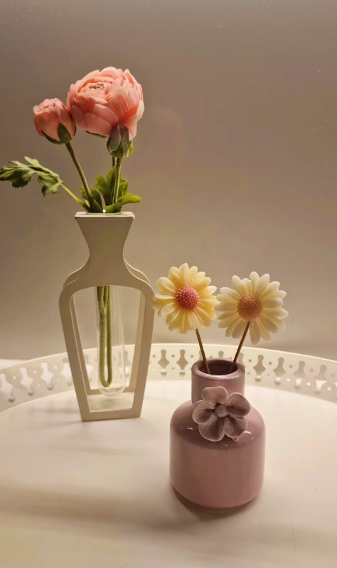 λουλουδια σε βαζα